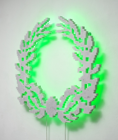 Michele Chiossi Neon-Classic (Mini Cooper vintage), 2007  marmo statuario, acciaio, neon corona alloro imperatore poeta eternità classicità zigzag scultura retroilluminazione verde