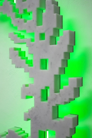 Michele Chiossi Neon-Classic (Mini Cooper vintage), 2007  marmo statuario, acciaio, neon corona alloro imperatore poeta eternità classicità zigzag scultura retroilluminazione verde