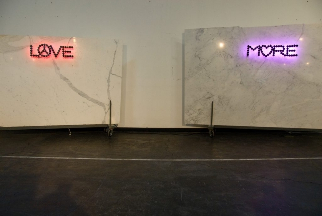 Michele Chiossi LOVE LEGEND, MORE LOVE, 2008 installazione, vetroresina, neon, marmo mostra colore amore BURNING FEELINGS IKONIK F65