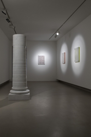 Michele Chiossi scultura marmo colonna pluriball