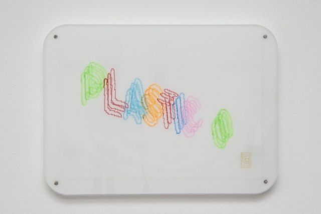 Michele Chiossi This is Plastic, 2014   plexiglas, magneti pennarelli, evidenziatore su carta da lucido disegno zigzag Plastic discoteca Milano #itsmilanobaby neon