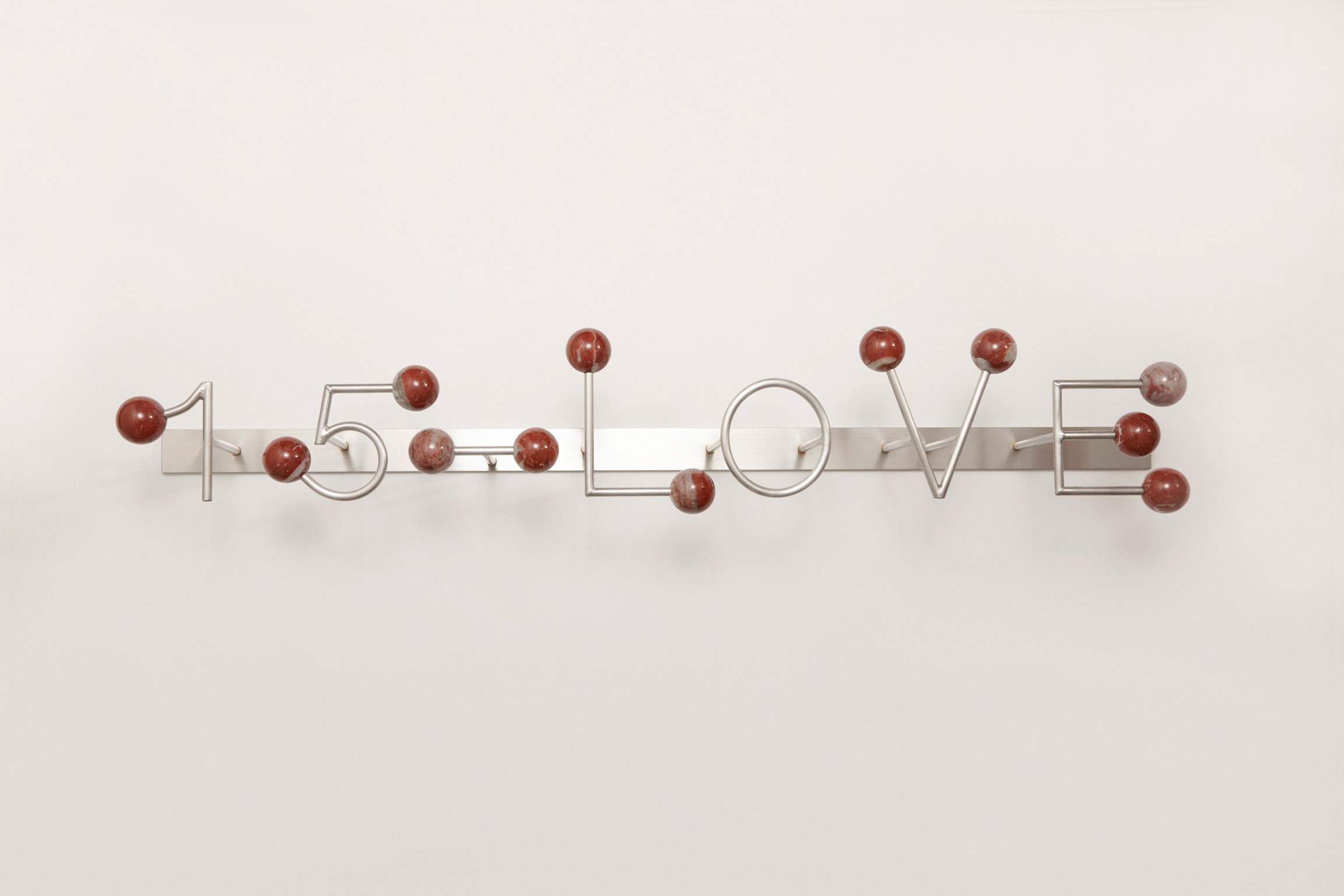 Michele Chiossi 15-LOVE, 2017 marmo rosso Francia Languedoc Classico, acciaio  95x18x16 cm macchina da musica dot punto spartito musicale ombra tennis scultura