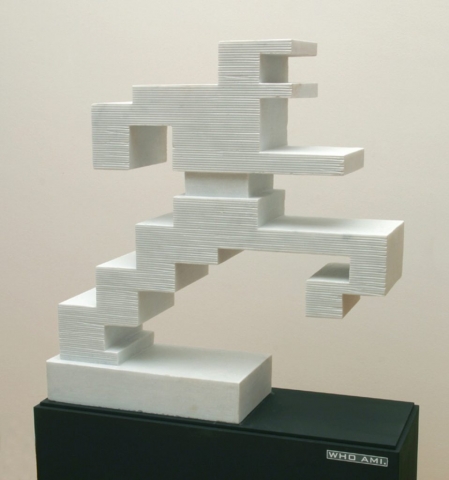 Michele Chiossi WHO AM I., 2002  marmo bianco statuario scultura uomo in corsa zigzag pixel videogame Boccioni Umberto tributo omaggio forme uniche della continuità nello spazio